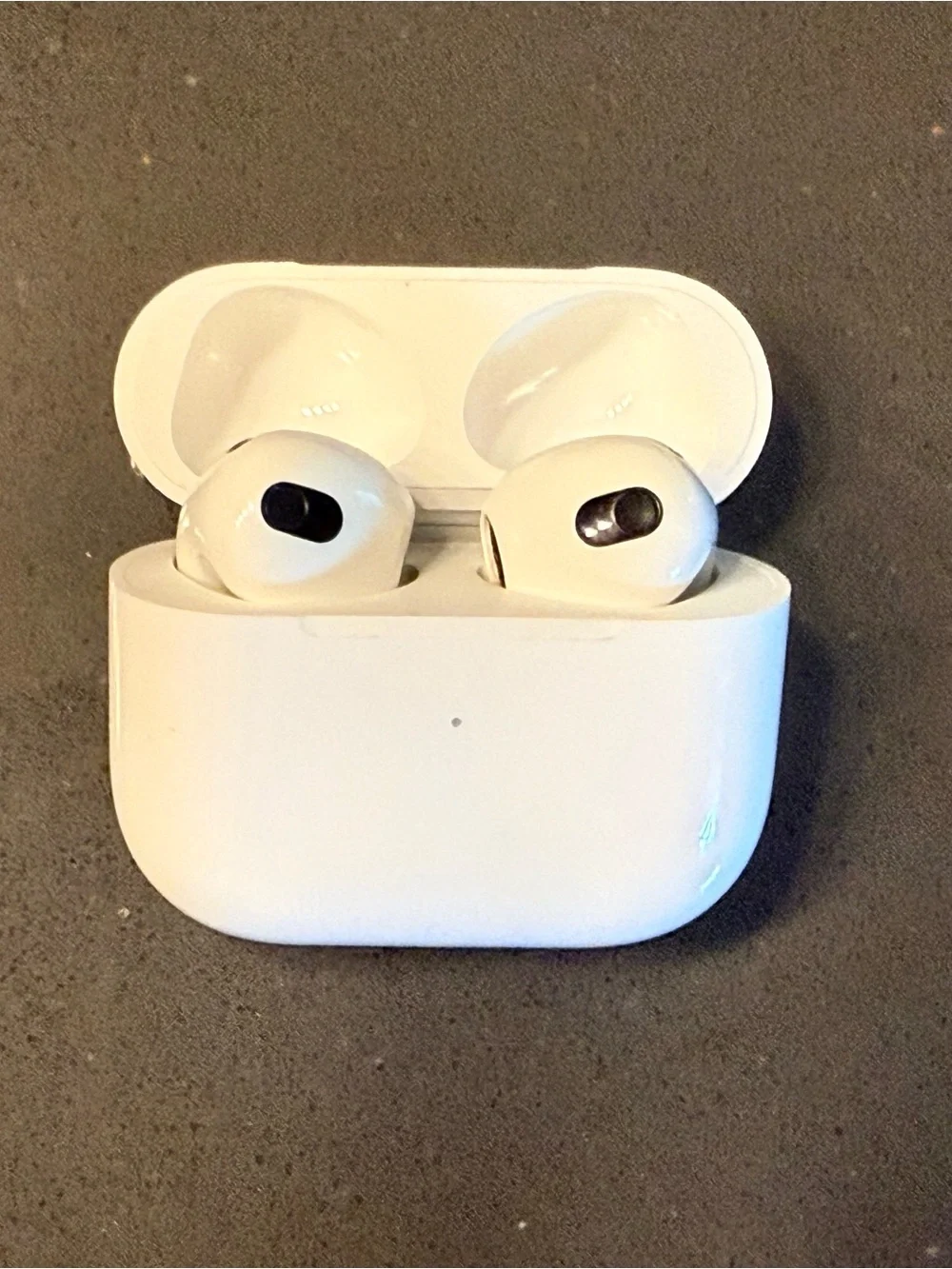 Apple Air Pod 3 Wireless Bluetooth Earbuds with Charging Case - White - Picture 6 of 6